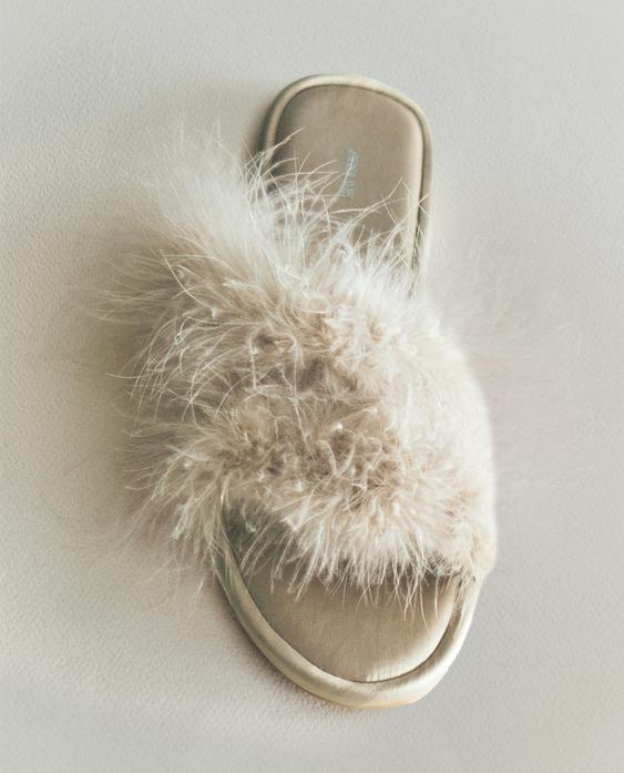 羽毛装饰露趾居家便鞋