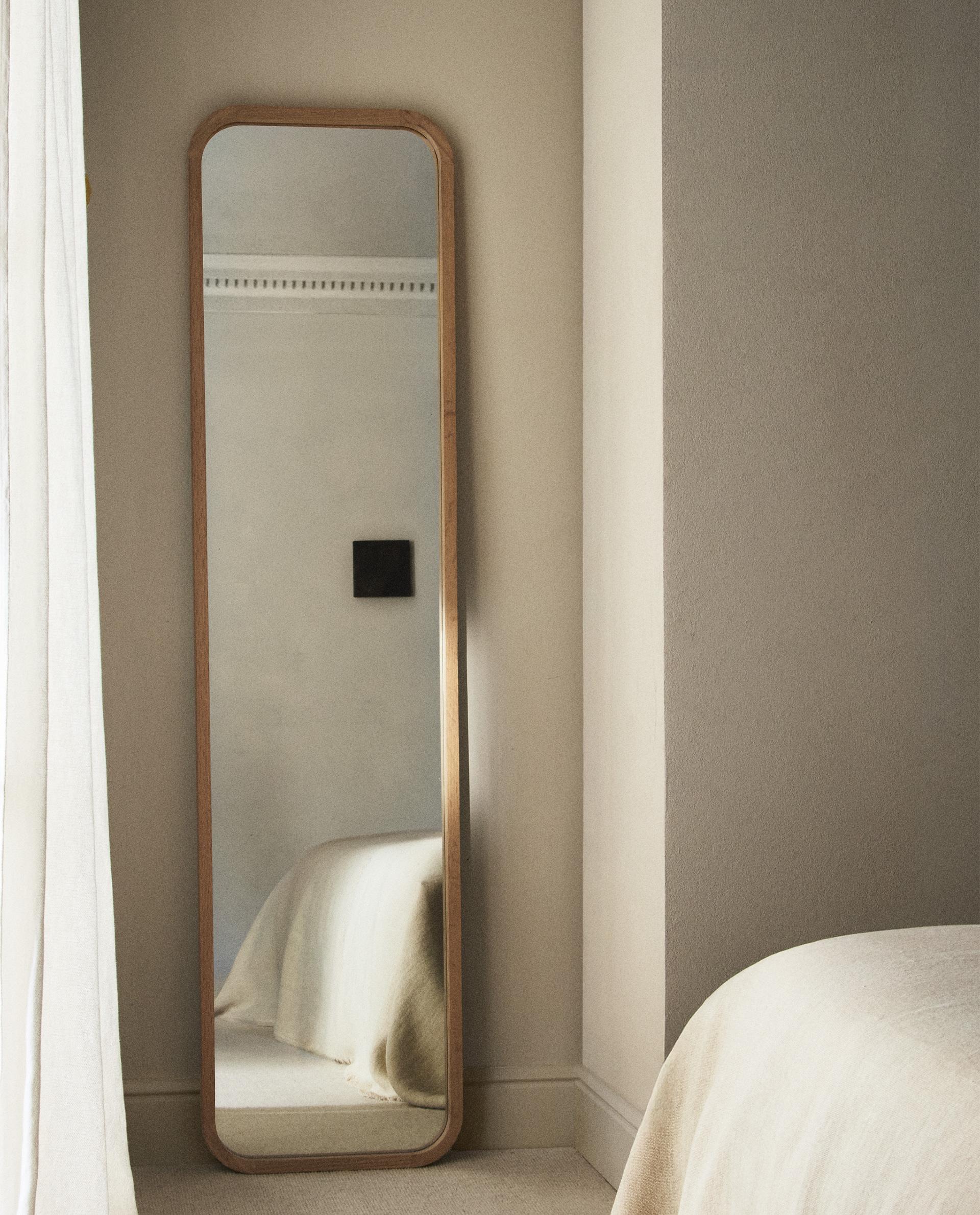 ROUND FULL LENGTH MIRROR WITH FRAME ROUND FULL LENGTH MIRROR WITH FRAME