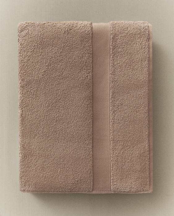 PREMIUM COTTON BATH TOWEL (600 GXM²) PREMIUM COTTON BATH TOWEL (600 GXM²)