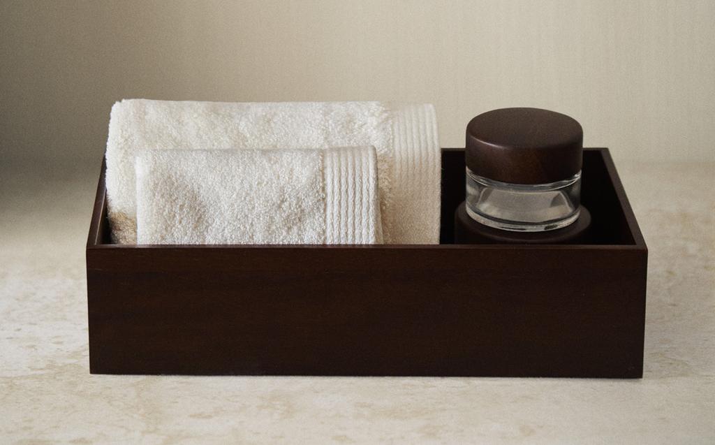 WOODEN MAKEUP ORGANISER BOX