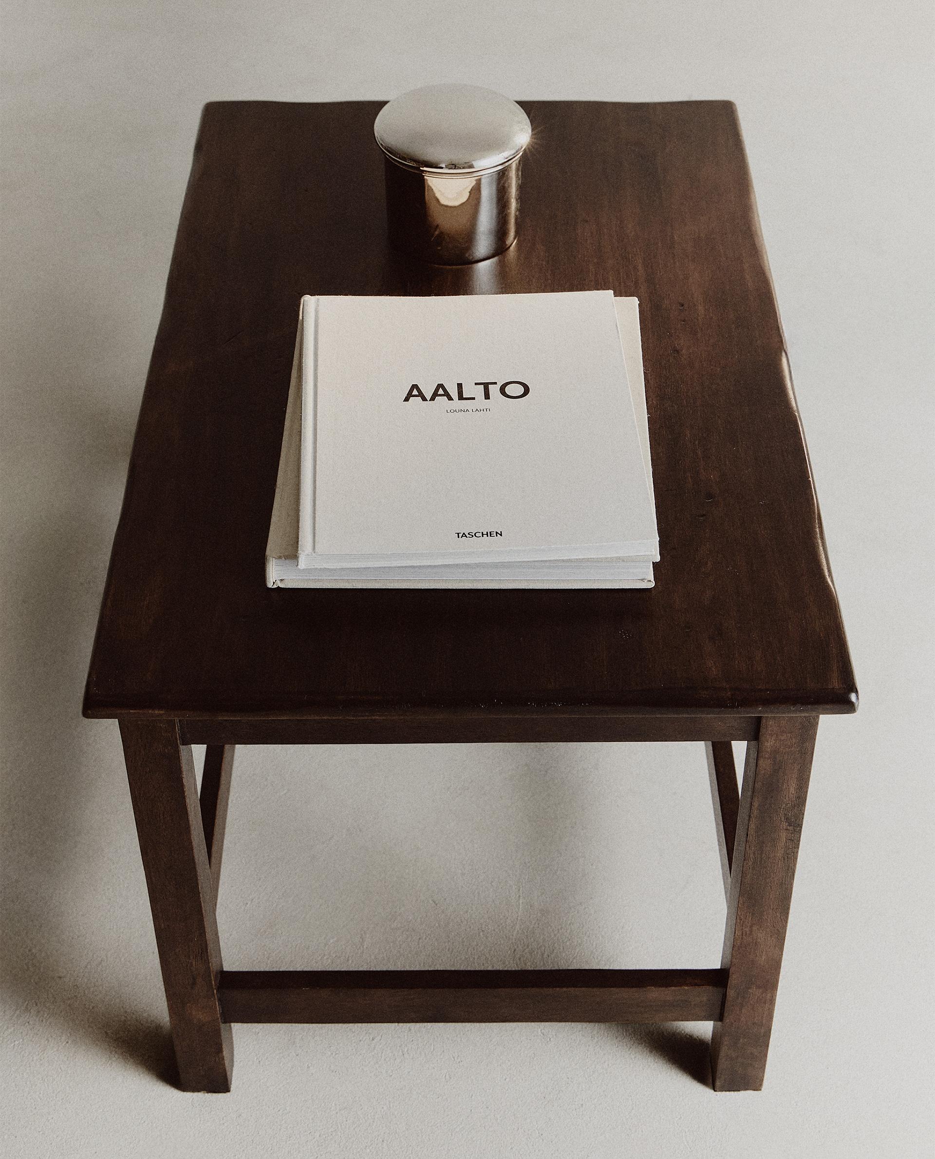 WOODEN SIDE TABLE WOODEN SIDE TABLE