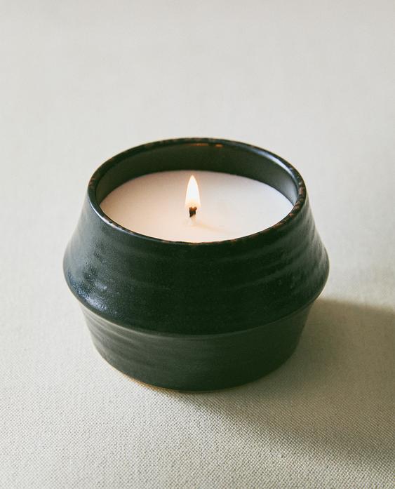 (170 G) AMBER VANILLA SCENTED CANDLE