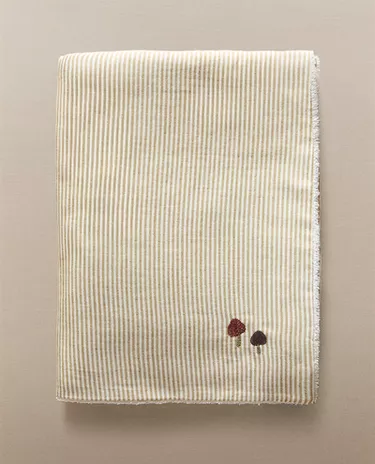 STRIPED MUSLIN BABY BATH TOWEL STRIPED MUSLIN BABY BATH TOWEL