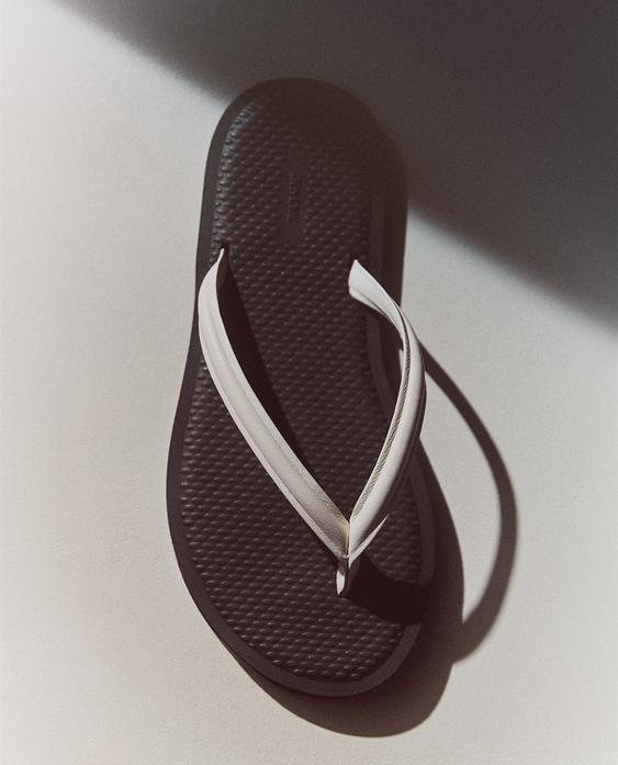 LEATHER STRAPPY SANDALS