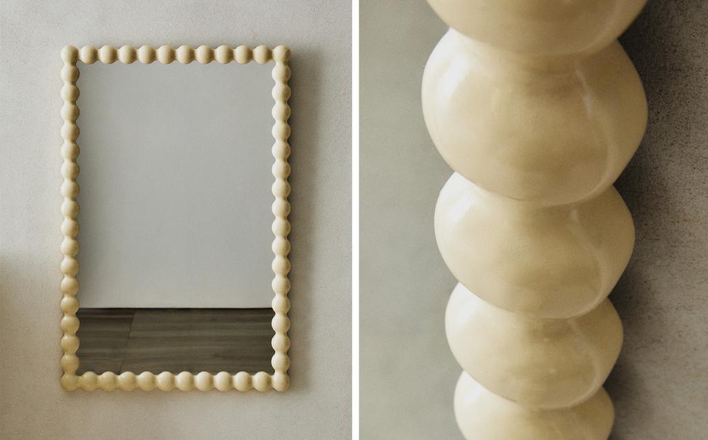 RECTANGULAR WALL MIRROR WITH WOODEN FRAME