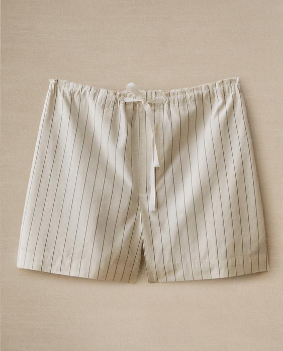 条纹短裤