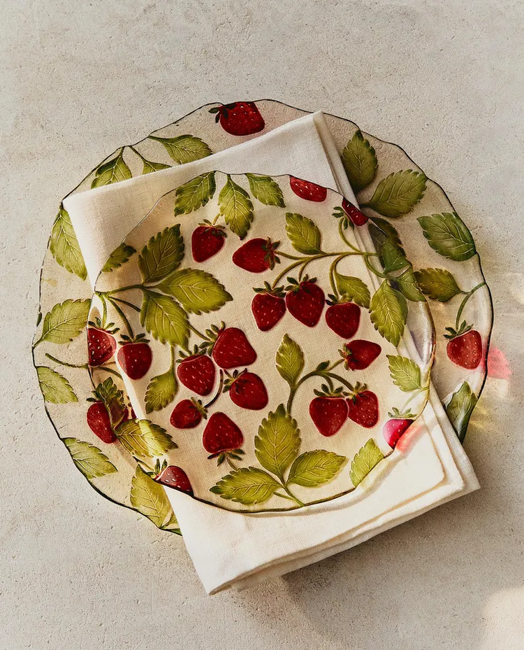 STRAWBERRY GLASS PLATES