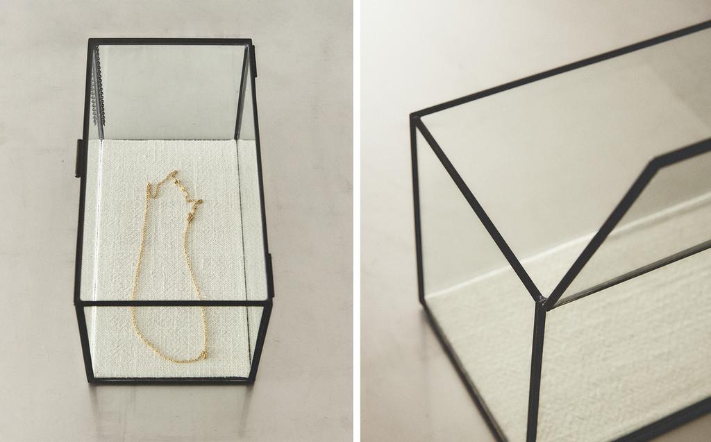 JEWELLERY BOX WITH BLACK METAL BORDER JEWELLERY BOX WITH BLACK METAL BORDER