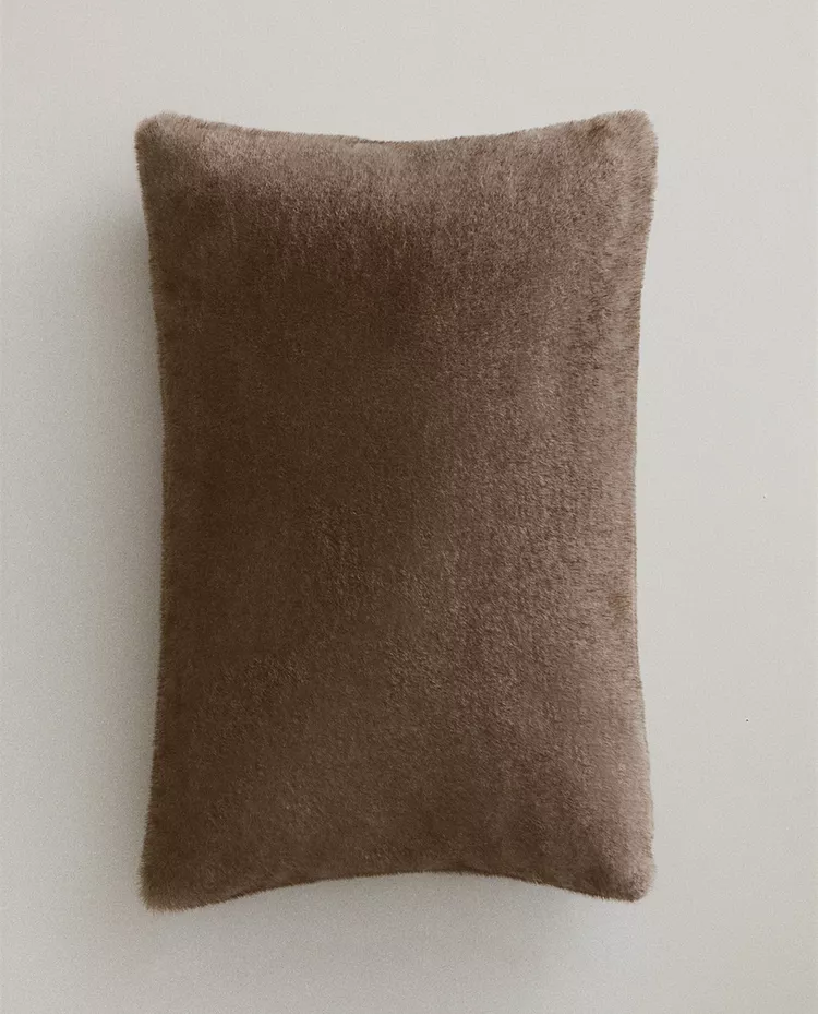 FAUX FUR CUSHION COVER