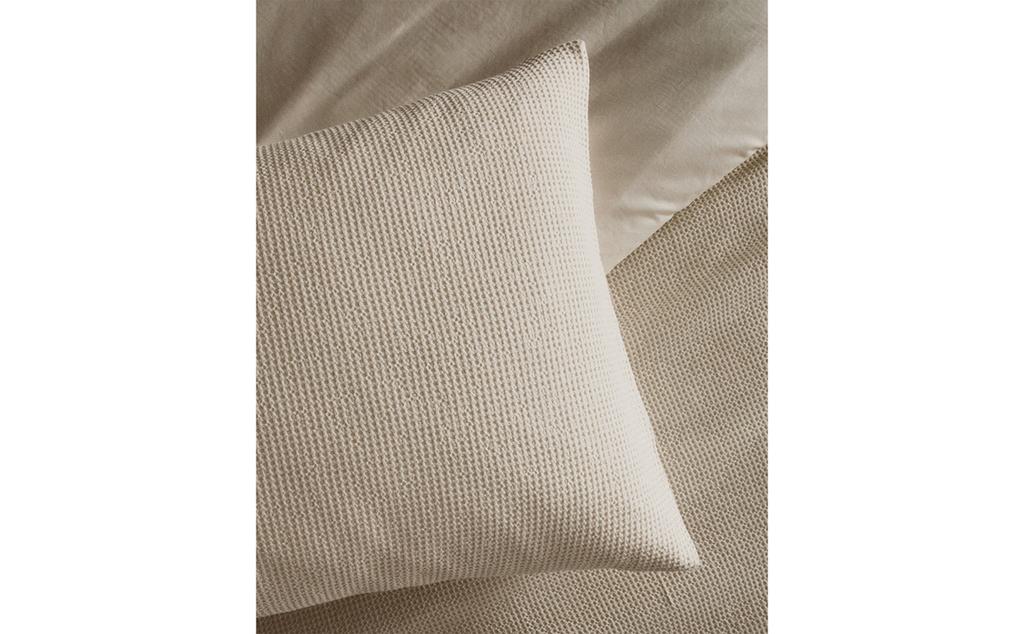 MINI WAFFLE-KNIT COTTON PILLOWCASE MINI WAFFLE-KNIT COTTON PILLOWCASE