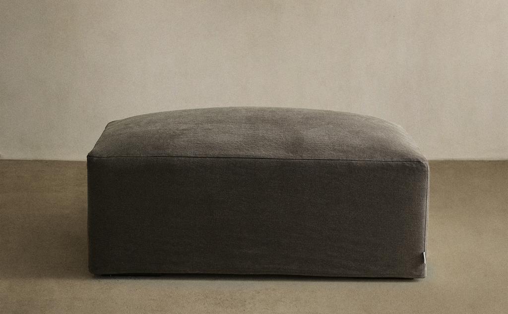 POUFFE WITH REMOVABLE WASHED LINEN COVER
