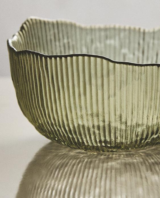 GLASS BOWL WITH RAISED DESIGN