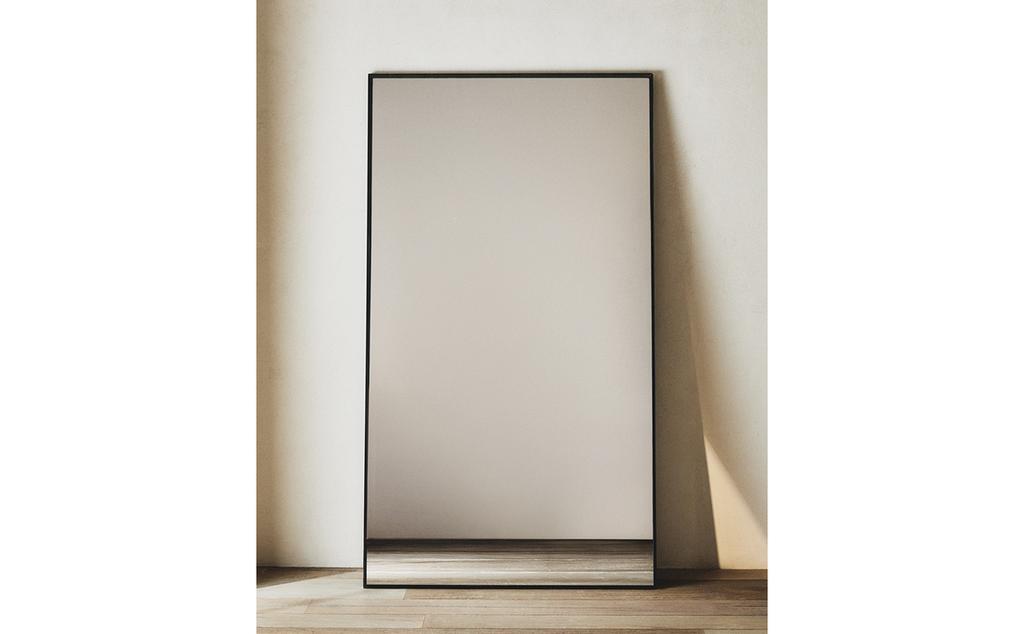 VERTICAL WALL MIRROR WITH METAL FRAME