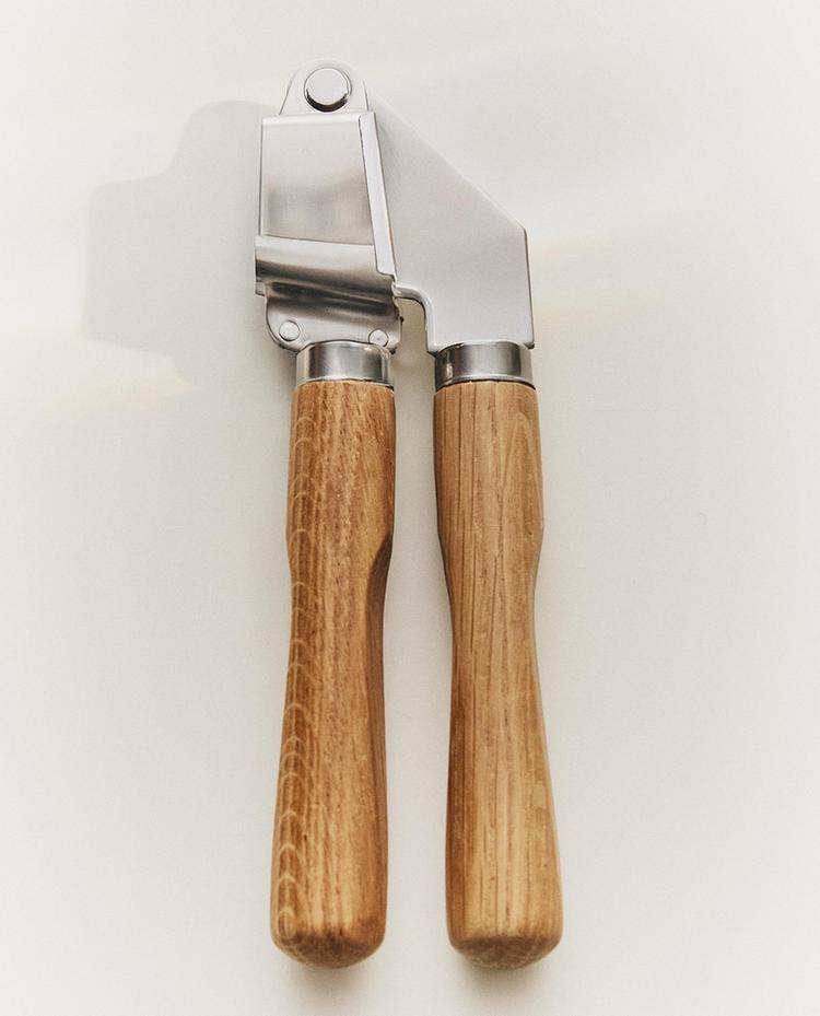 OAK MANUAL GARLIC PRESS