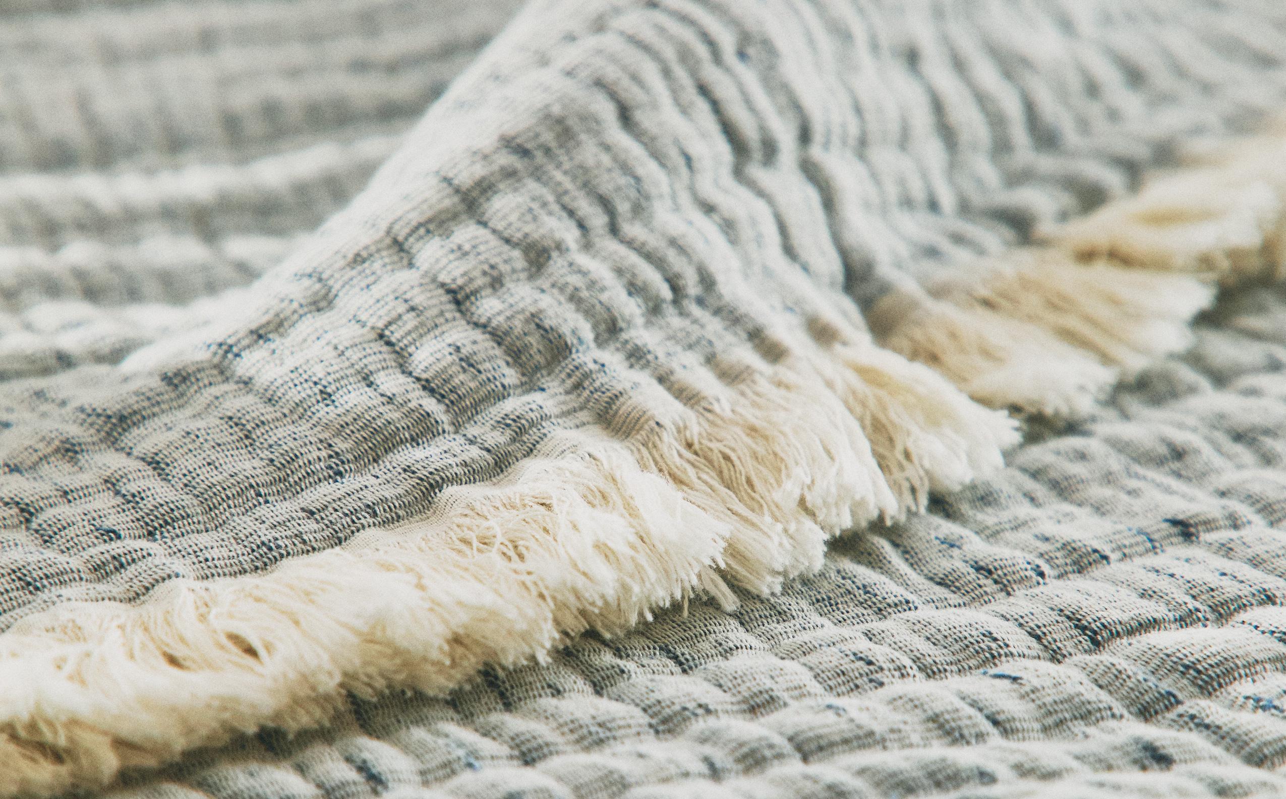 COTTON THROW