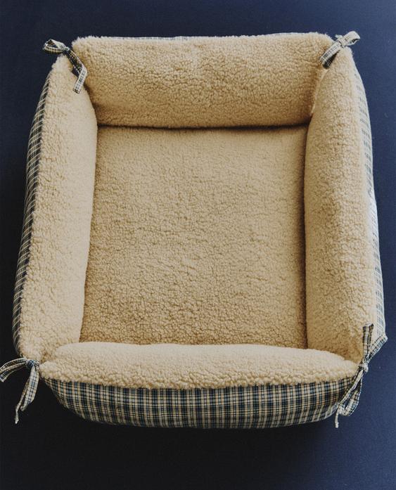 GINGHAM PET BED