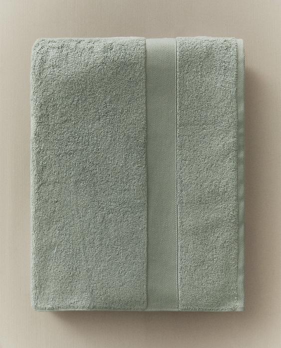 PREMIUM COTTON BATH TOWEL (600 GXM²) PREMIUM COTTON BATH TOWEL (600 GXM²)