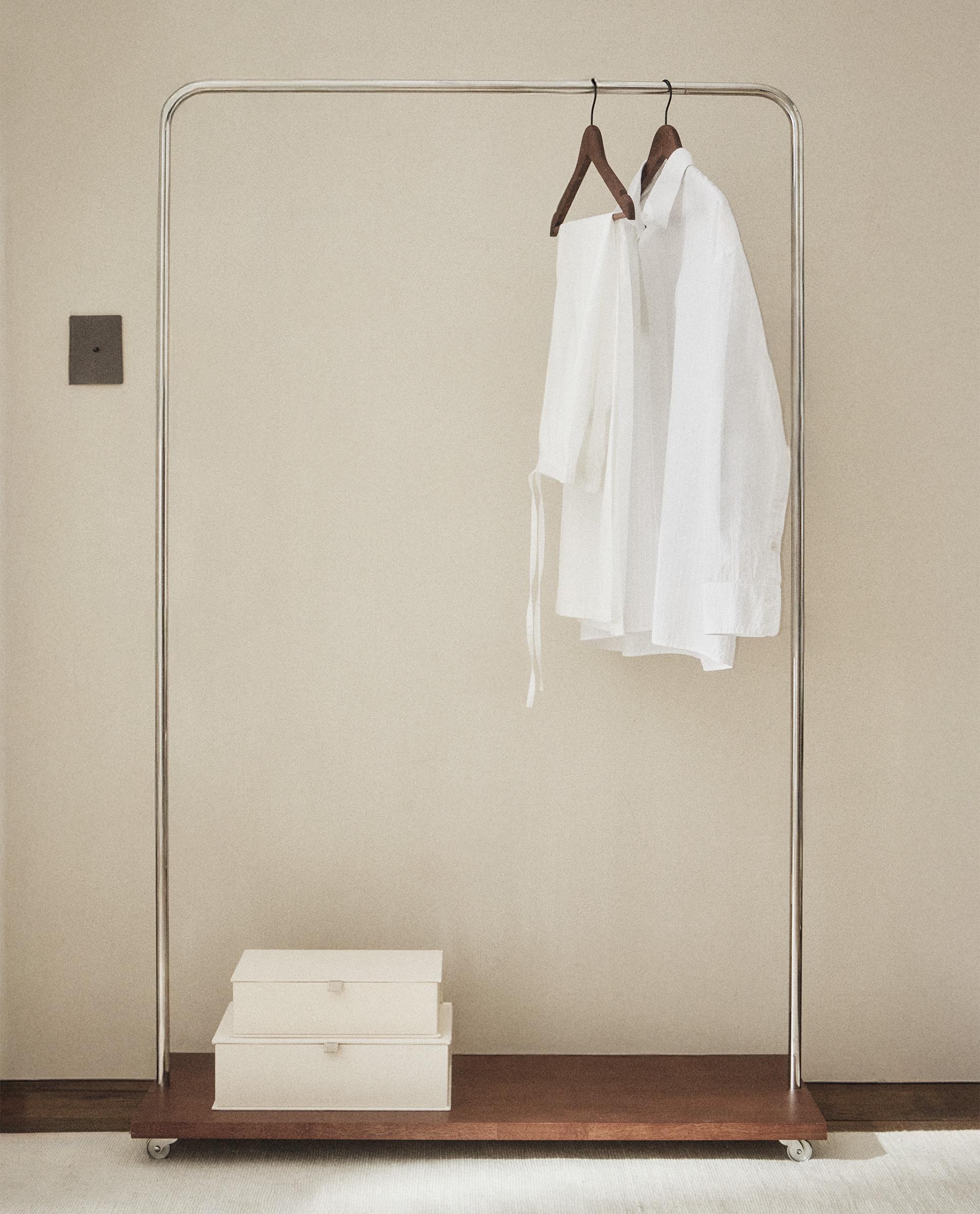 METAL AND WOOD RACK METAL AND WOOD RACK