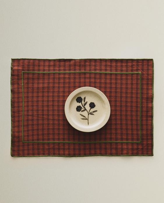 CHECK PLACEMAT WITH TOPSTITCHING
