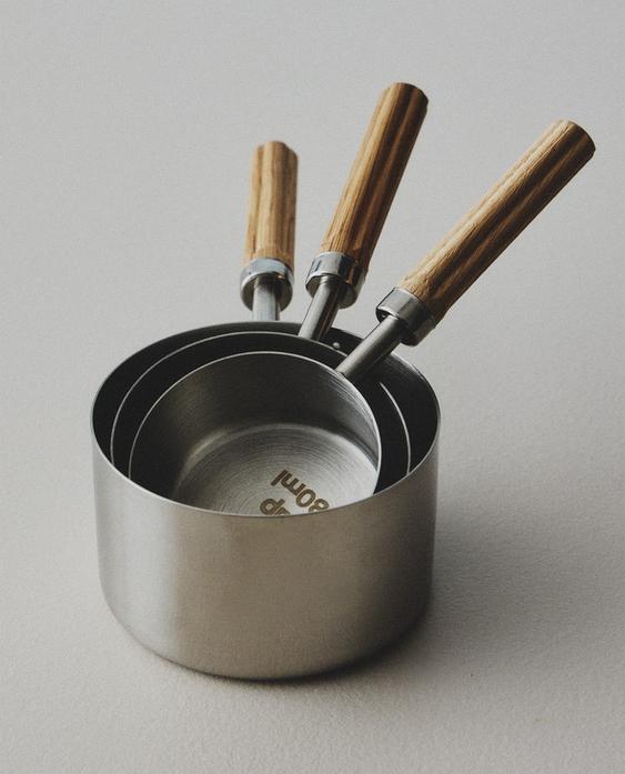 SET OF WOODEN MEASURING SPOONS