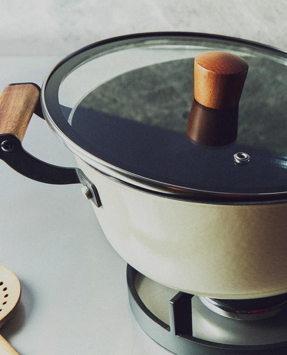 IRON POT WITH LID IRON POT WITH LID