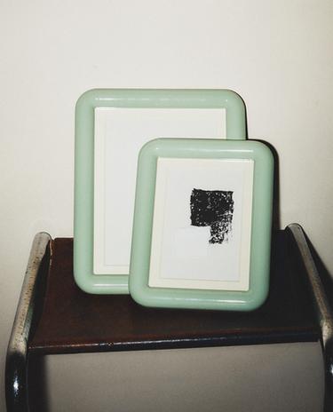 ROUNDED PHOTO FRAME