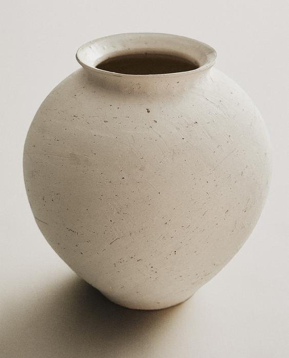 纹理陶制花瓶