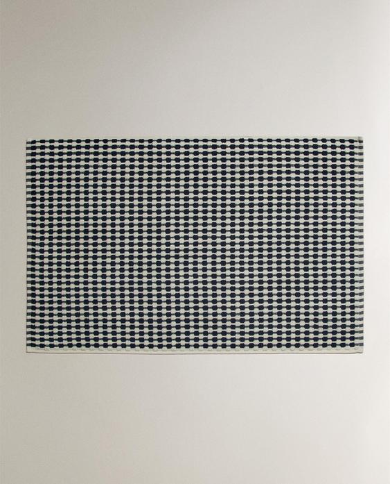 TEXTURED WAFFLE BATH MAT