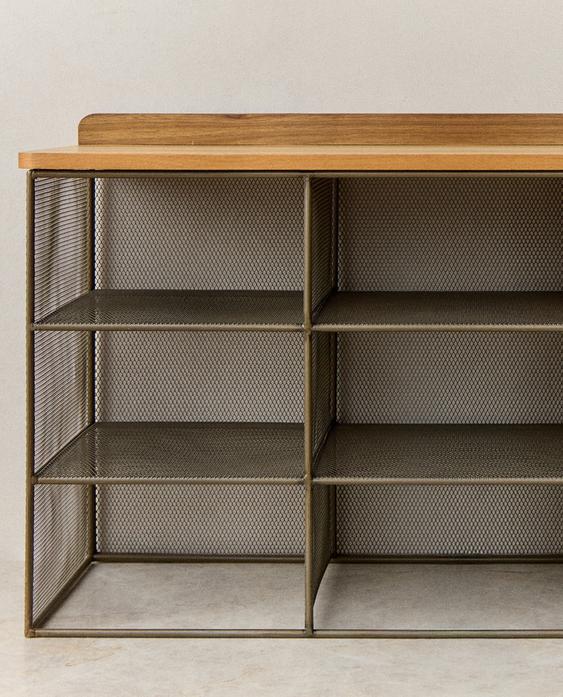 METAL AND WOOD BENCH METAL AND WOOD BENCH