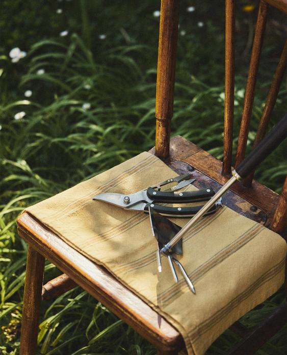 GARDEN SCISSORS