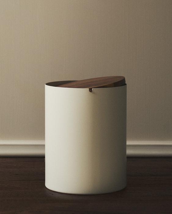 METAL BATHROOM BIN WITH WOODEN LID METAL BATHROOM BIN WITH WOODEN LID