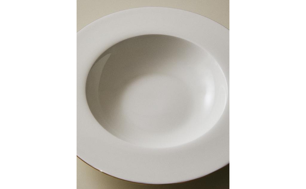 撞色边缘骨瓷深盘