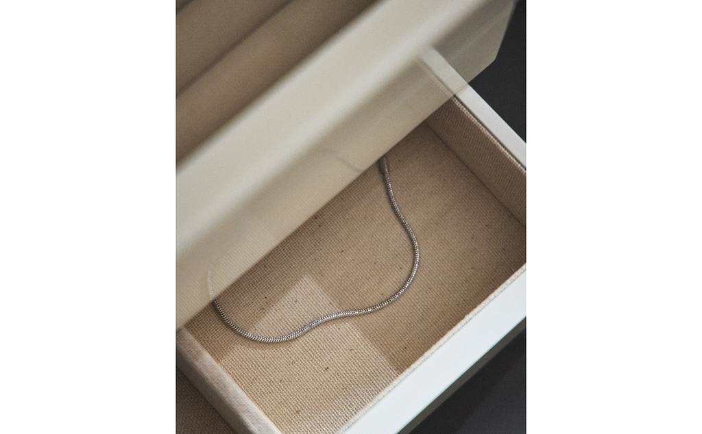 LARGE LACQUERED JEWELLERY BOX WITH LID AND DRAWER