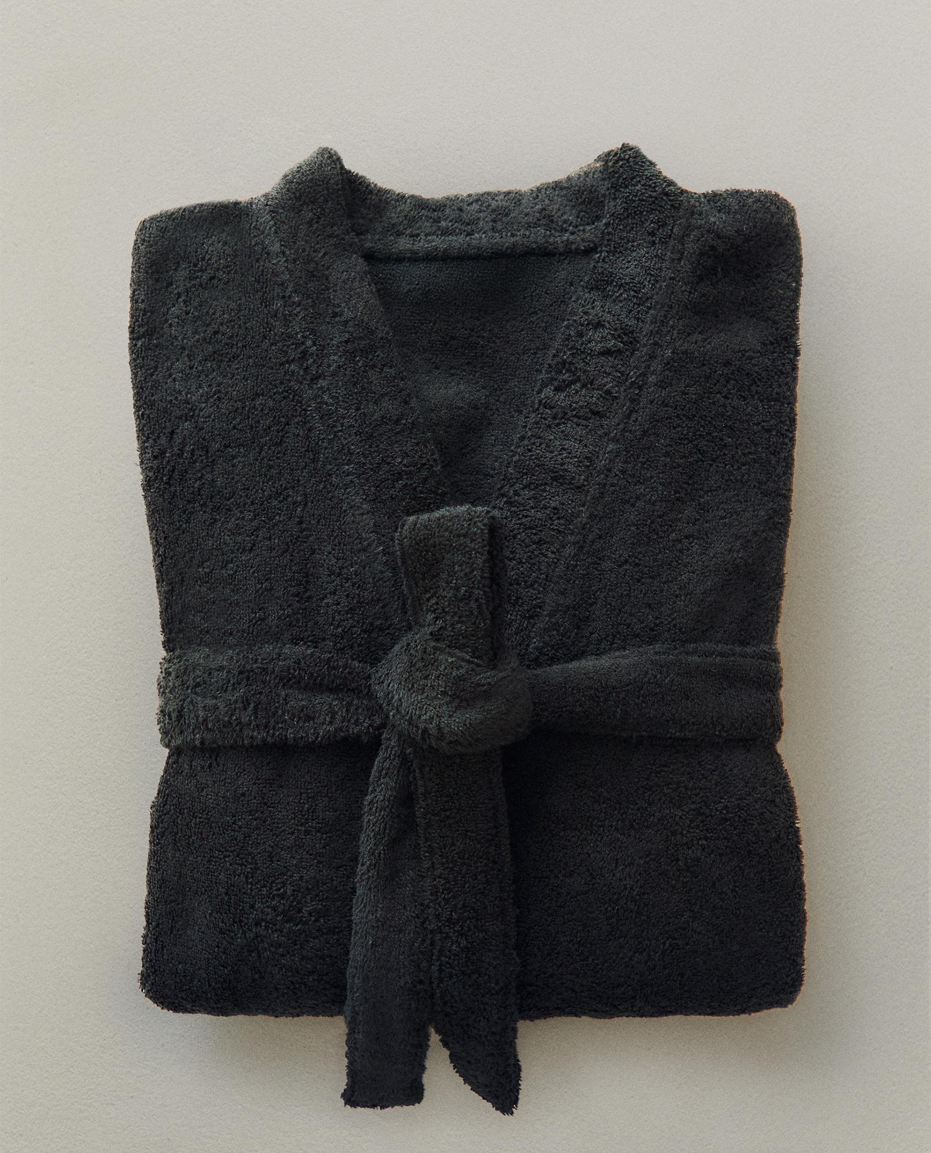 HIGH QUALITY COTTON BATHROBE (420 GXM²) HIGH QUALITY COTTON BATHROBE (420 GXM²)