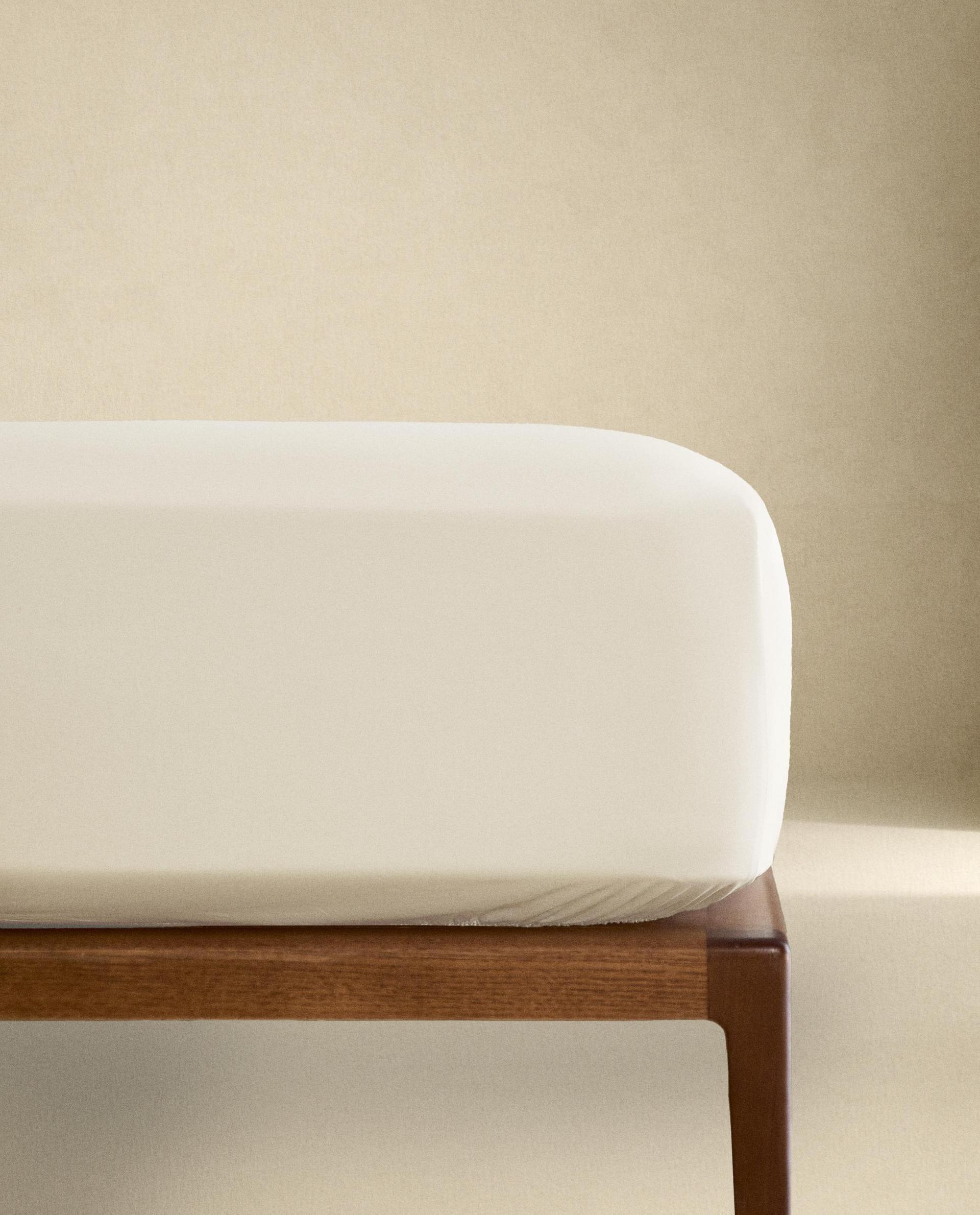 PERCALE FITTED SHEET | 30 CM HIGH (300 THREAD COUNT) PERCALE FITTED SHEET | 30 CM HIGH (300 THREAD COUNT)