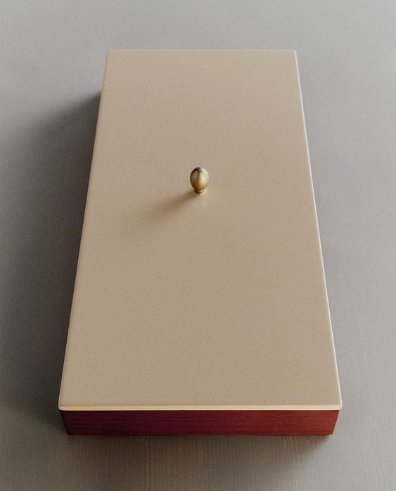 LACQUERED BOX WITH LID I COLIN KING LACQUERED BOX WITH LID I COLIN KING