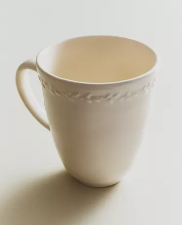 浮雕边缘陶瓷杯