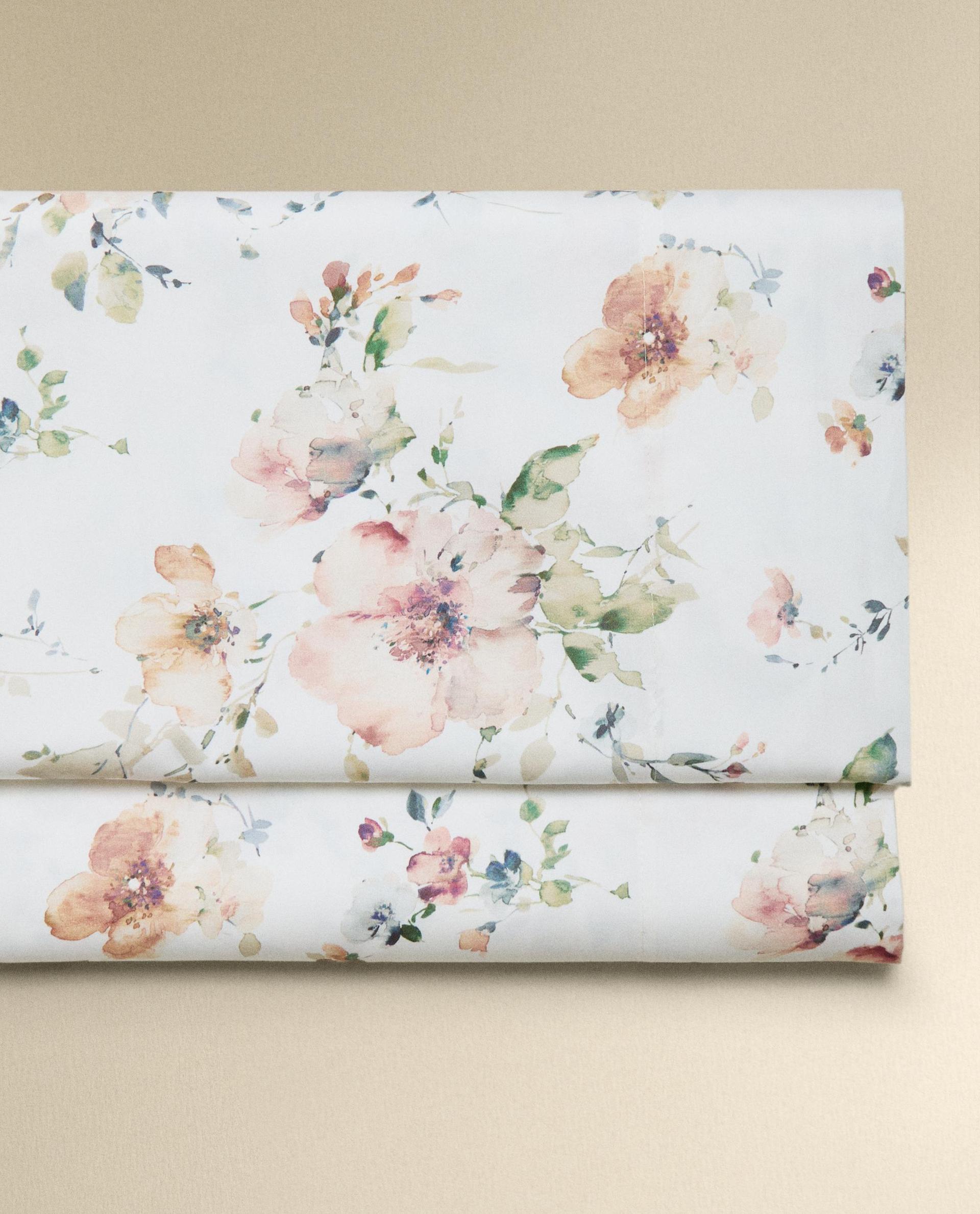 WILD FLOWERS SATEEN FLAT SHEET (300 THREAD COUNT) WILD FLOWERS SATEEN FLAT SHEET (300 THREAD COUNT)