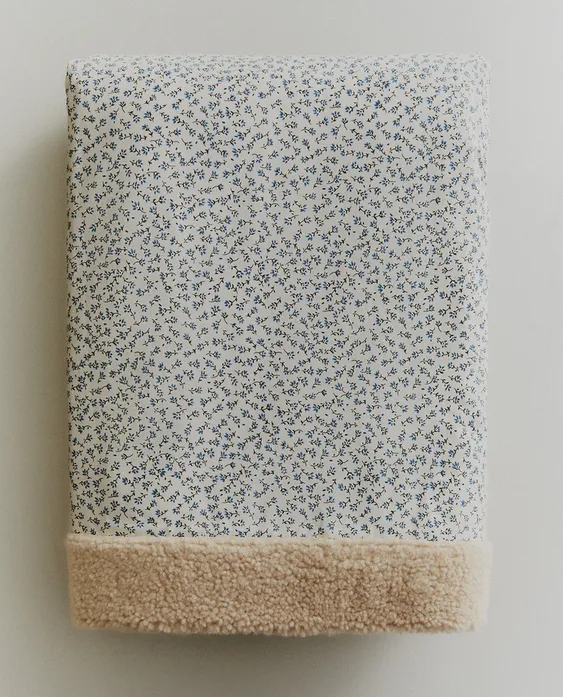 FLORAL PET BLANKET