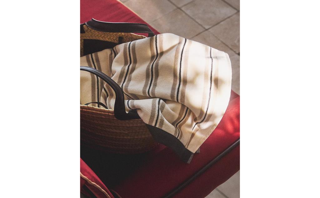 VELOUR BEACH TOWEL WITH CONTRAST STRIPES