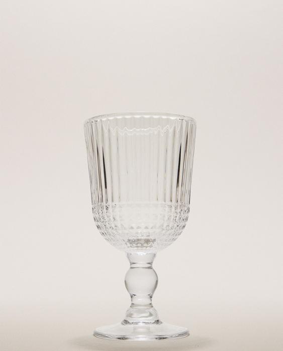 WINE GLASS WITH RAISED GEOMETRIC DESIGN WINE GLASS WITH RAISED GEOMETRIC DESIGN