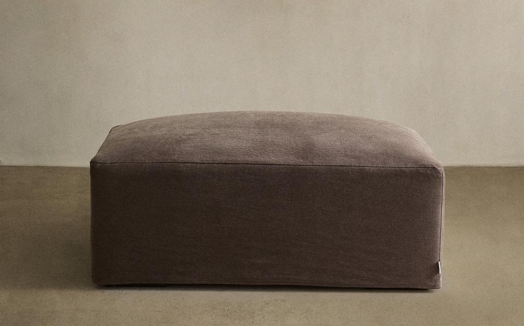 POUFFE WITH REMOVABLE WASHED LINEN COVER