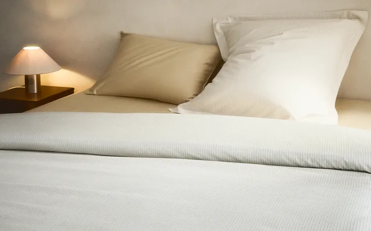 STRIPED SATEEN DUVET COVER (300 THREAD COUNT)