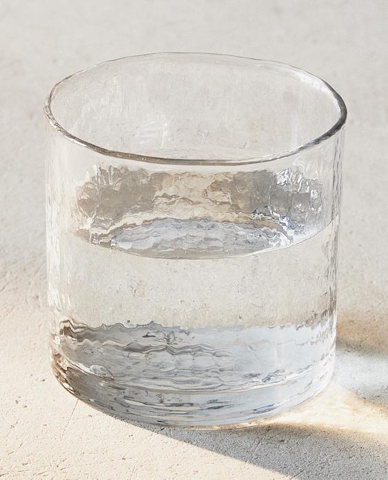 HAMMERED GLASS TUMBLER