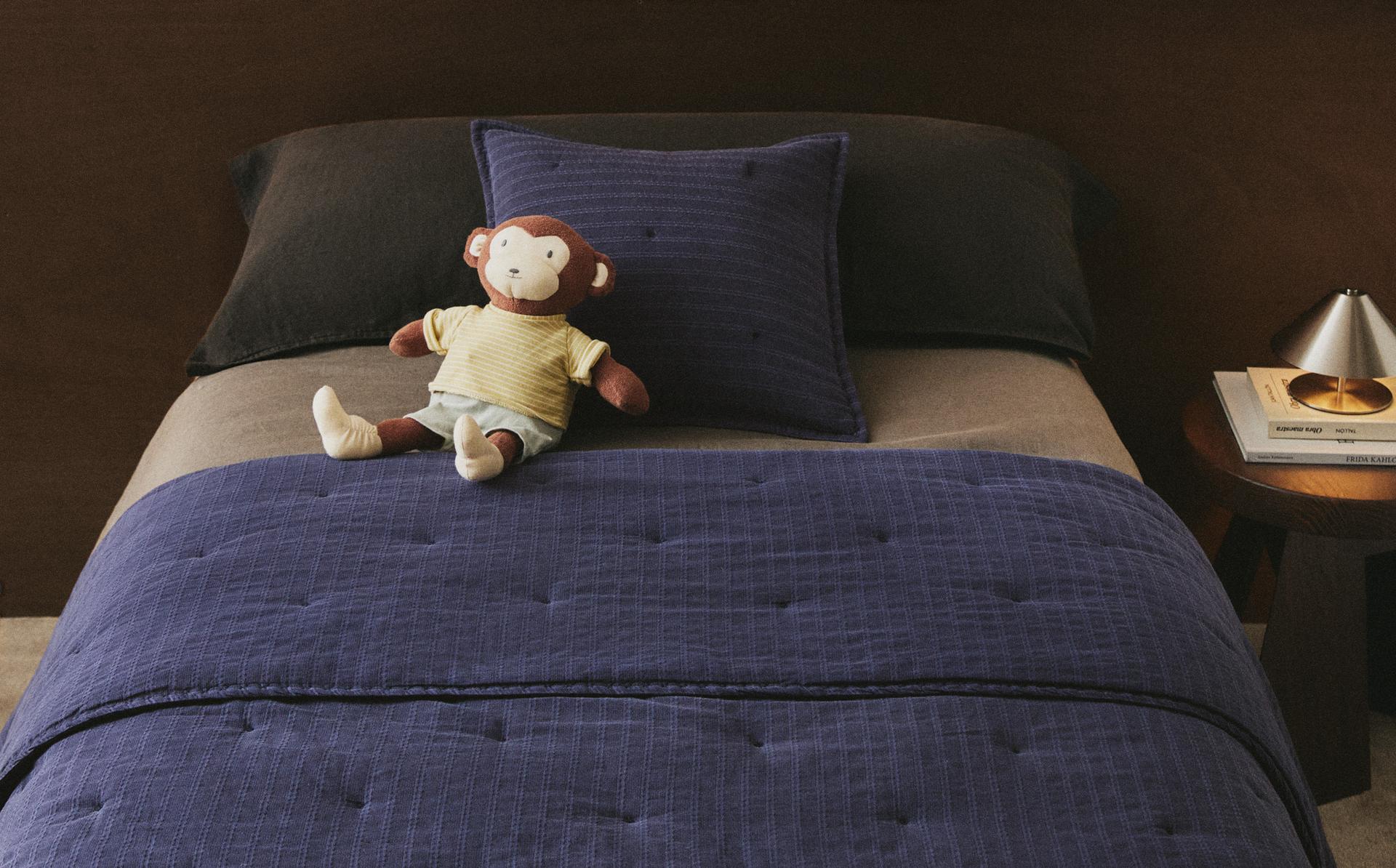 KIDS' STRIPED JACQUARD QUILTED BEDSPREAD KIDS' STRIPED JACQUARD QUILTED BEDSPREAD