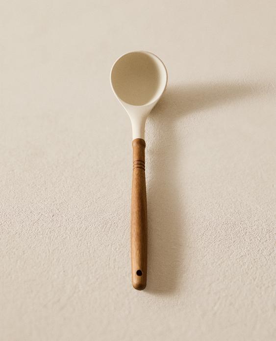 SILICONE AND WOOD LADLE SILICONE AND WOOD LADLE
