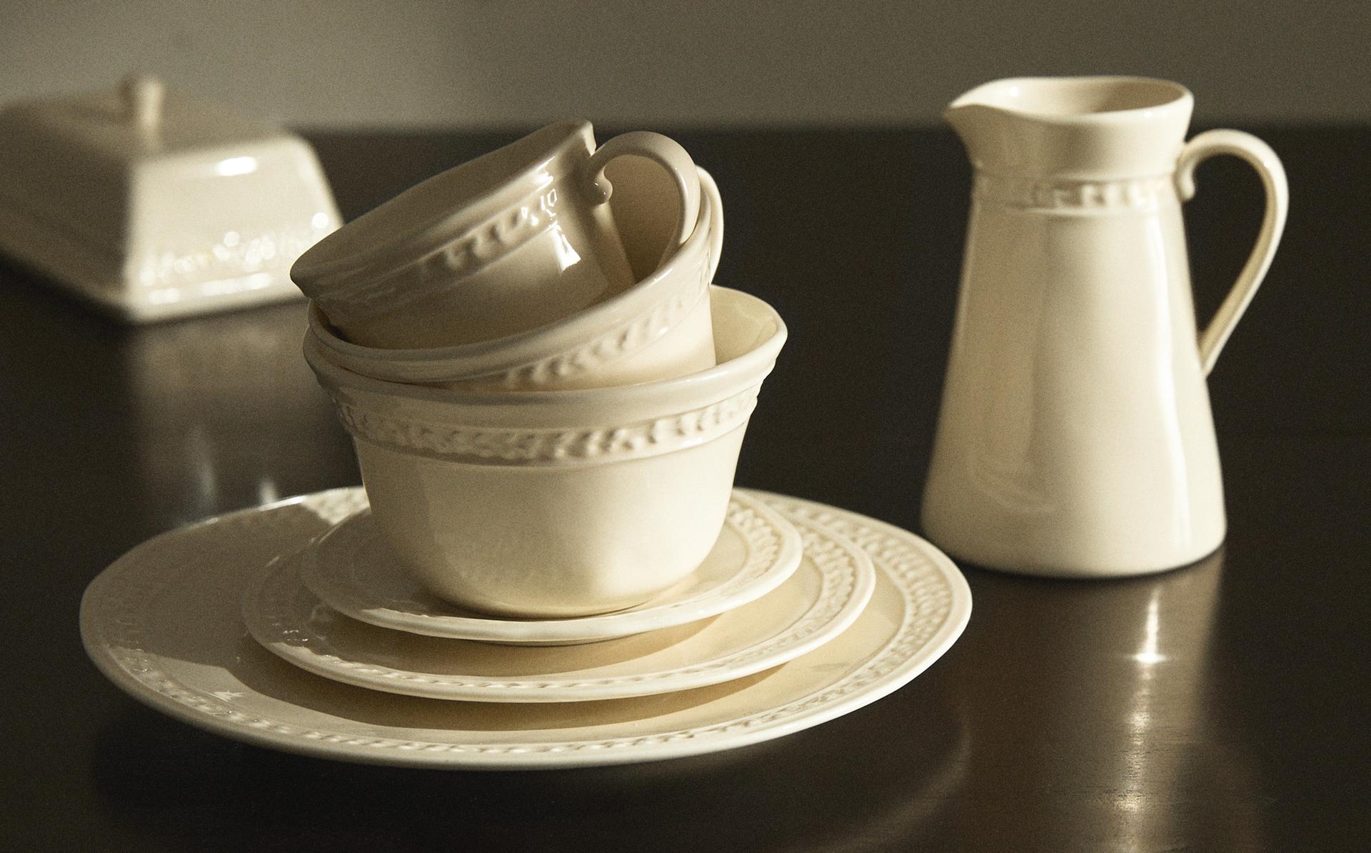 TEXTURED STONEWARE DINNER SET TEXTURED STONEWARE DINNER SET
