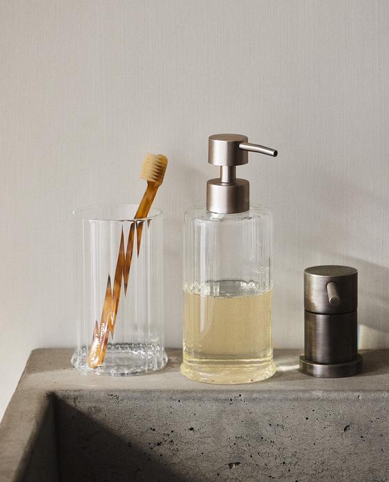 STRIPED BOROSILICATE BATHROOM SET