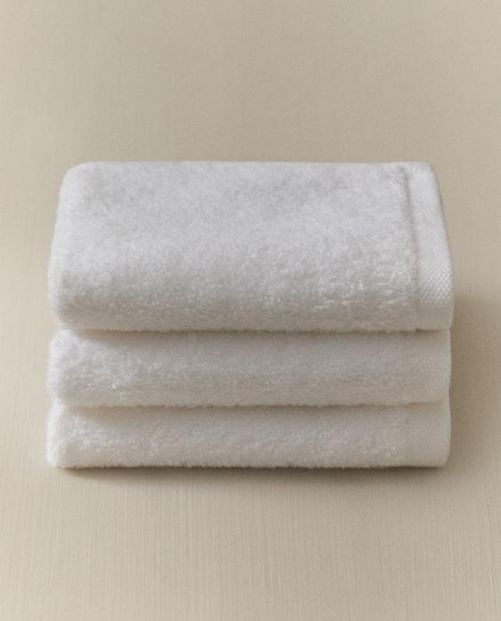 PACK OF HIGH-QUALITY COTTON HAND TOWELS (PACK OF 3) PACK OF HIGH-QUALITY COTTON HAND TOWELS (PACK OF 3)