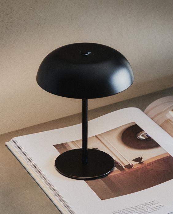 MONOCHROME TOUCH TABLE LAMP